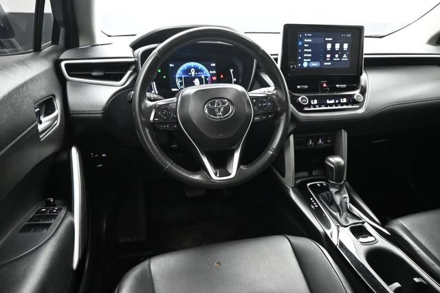 Used 2024 Toyota Corolla Cross XLE w/ Convenience Package AWD/4WD image 11