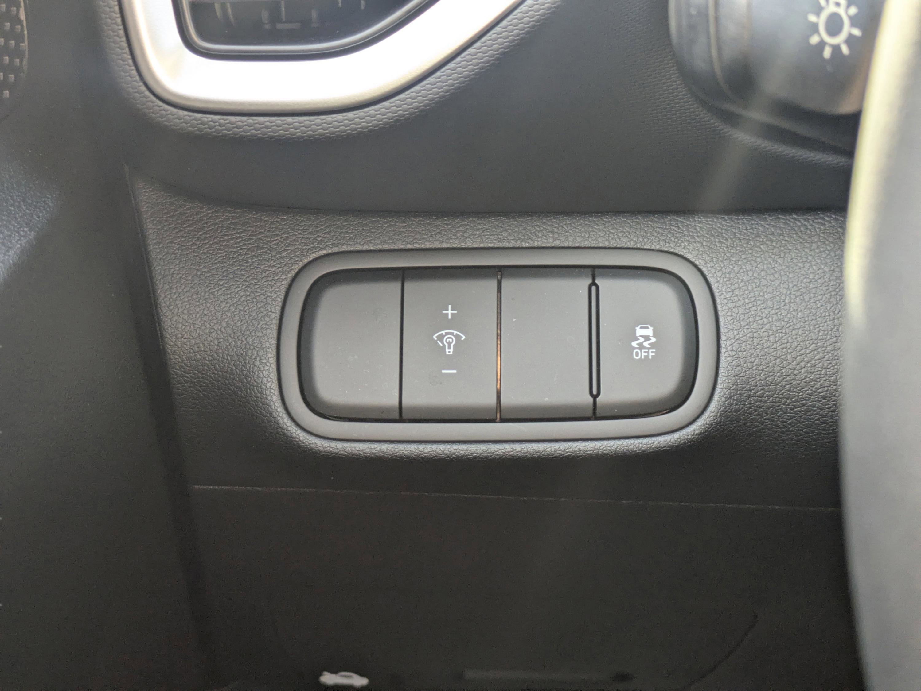 Certified 2024 Hyundai Venue SEL image 24