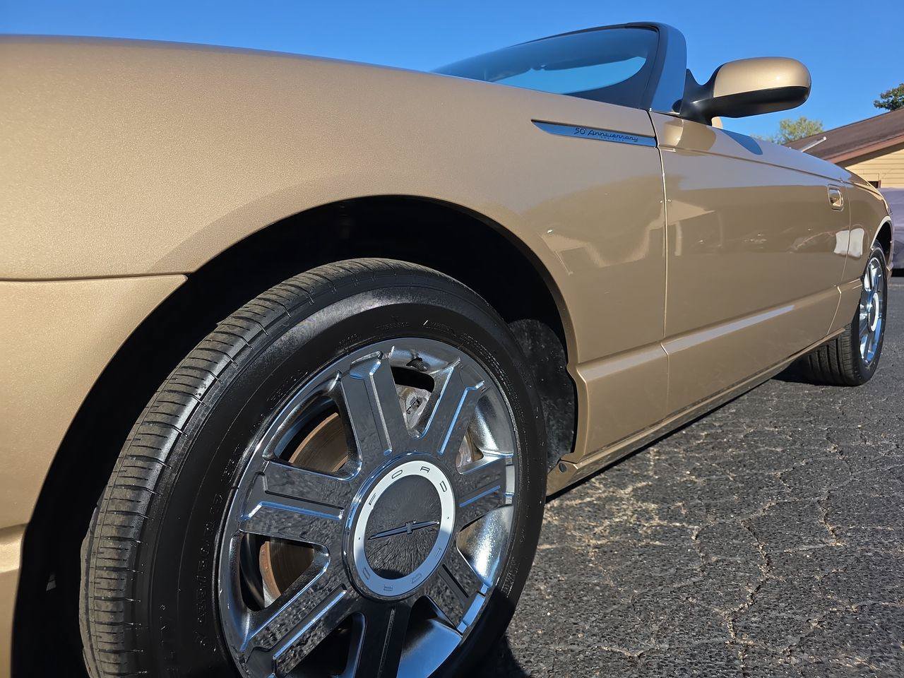 Used 2005 Ford Thunderbird RWD image 38