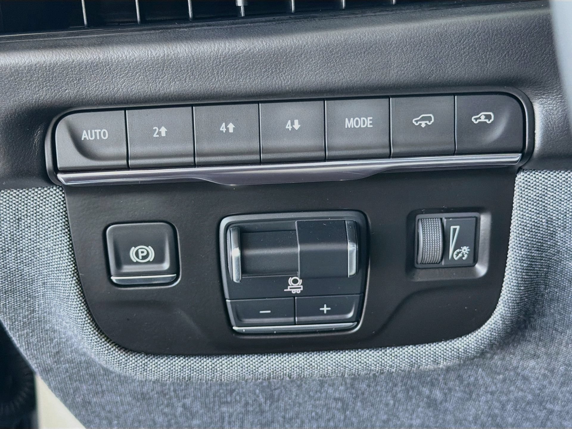 Used 2025 Cadillac Escalade ESV Sport Platinum AWD/4WD image 35
