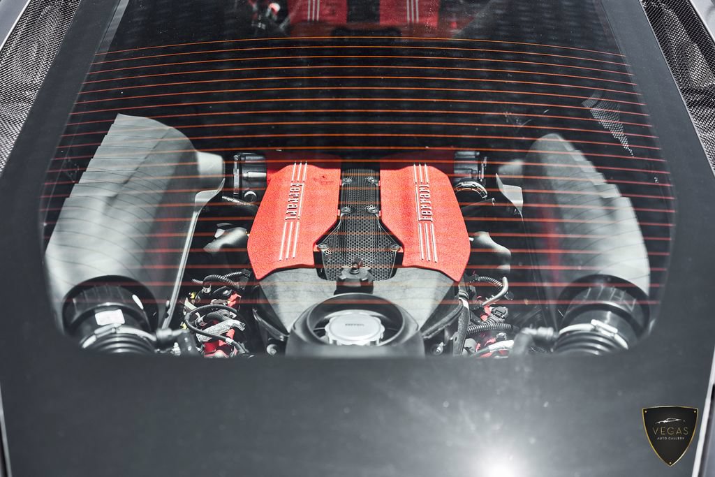 Used 2018 Ferrari 488 GTB RWD image 12