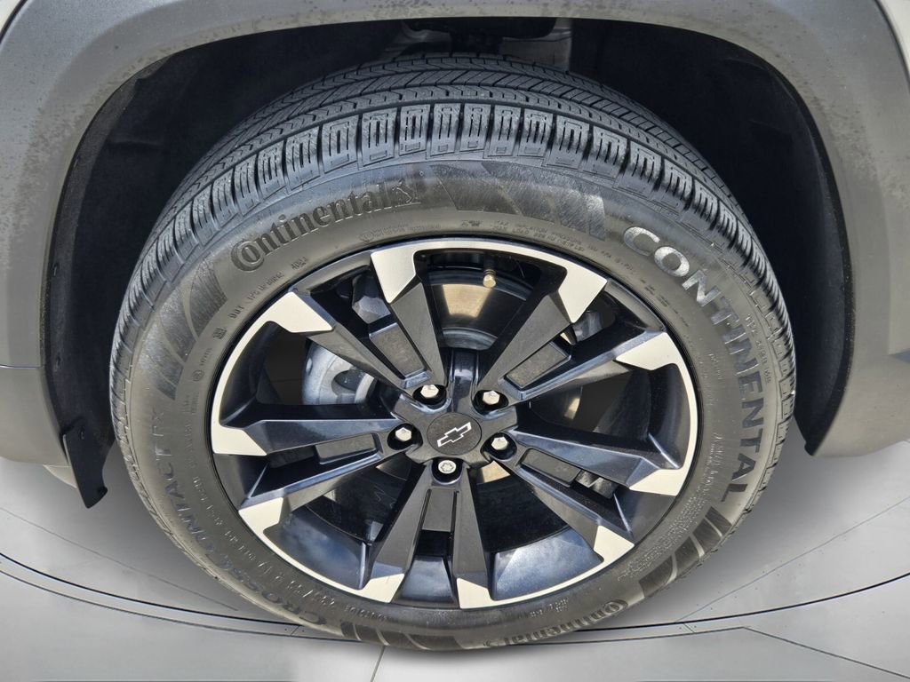 Used 2025 Chevrolet Equinox RS w/ Safety and Technology Package image 9