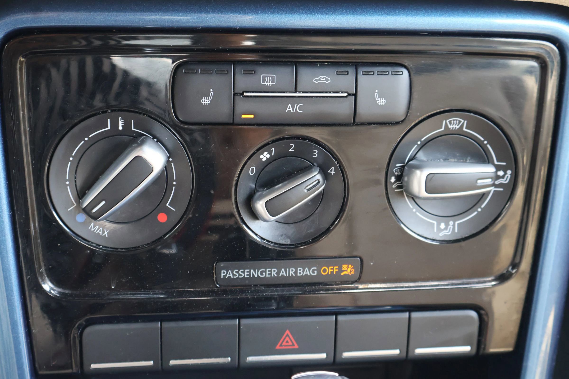 Used 2018 Volkswagen Beetle 2.0T S image 30