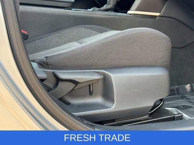 Used 2025 Toyota Camry LE image 10