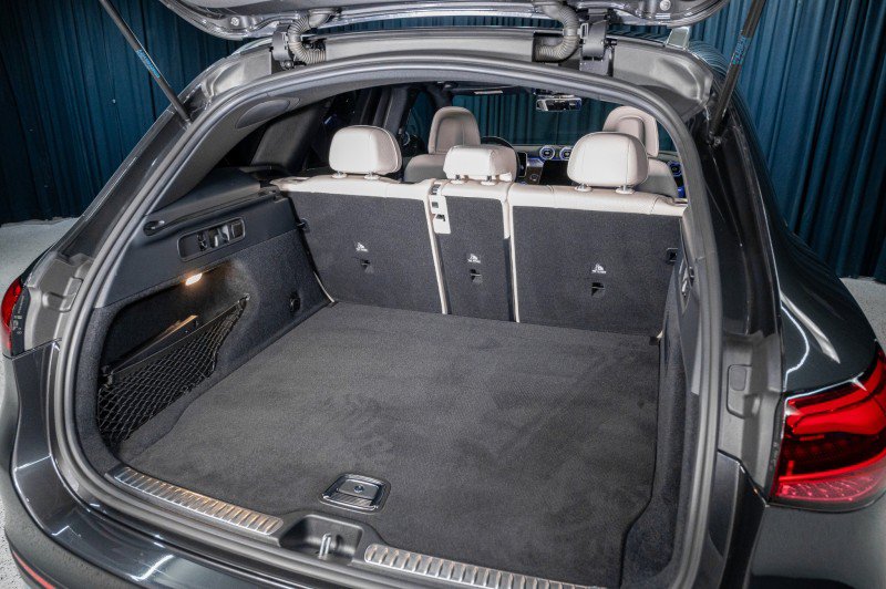 Used 2025 Mercedes-Benz GLC 300 image 8