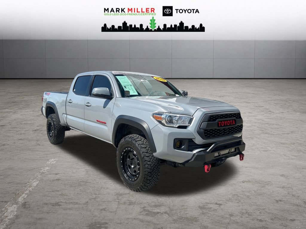 Used 2018 Toyota Tacoma TRD Off-Road w/ Technology Package AWD/4WD image 9