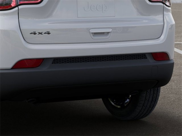 New 2026 Jeep Compass Latitude image 13