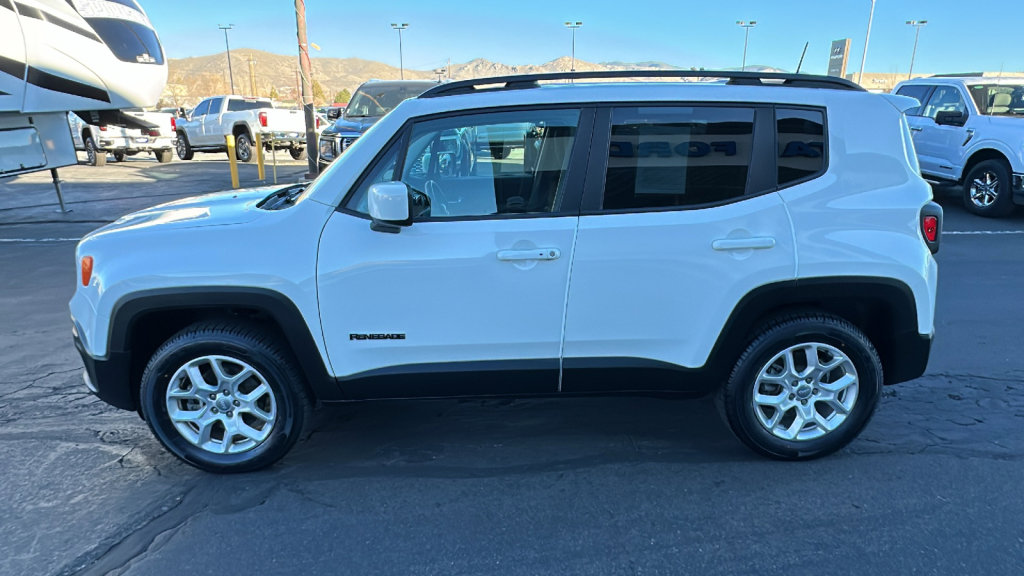 Used 2018 Jeep Renegade Latitude w/ Popular Equipment Group image 6