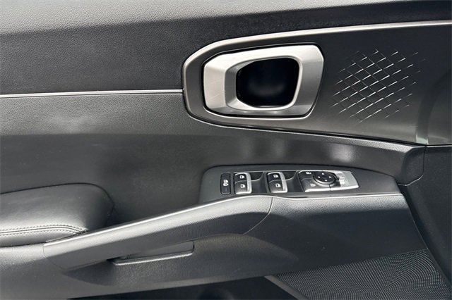 Certified 2023 Kia Sorento EX w/ Panoramic Sunroof Package image 13