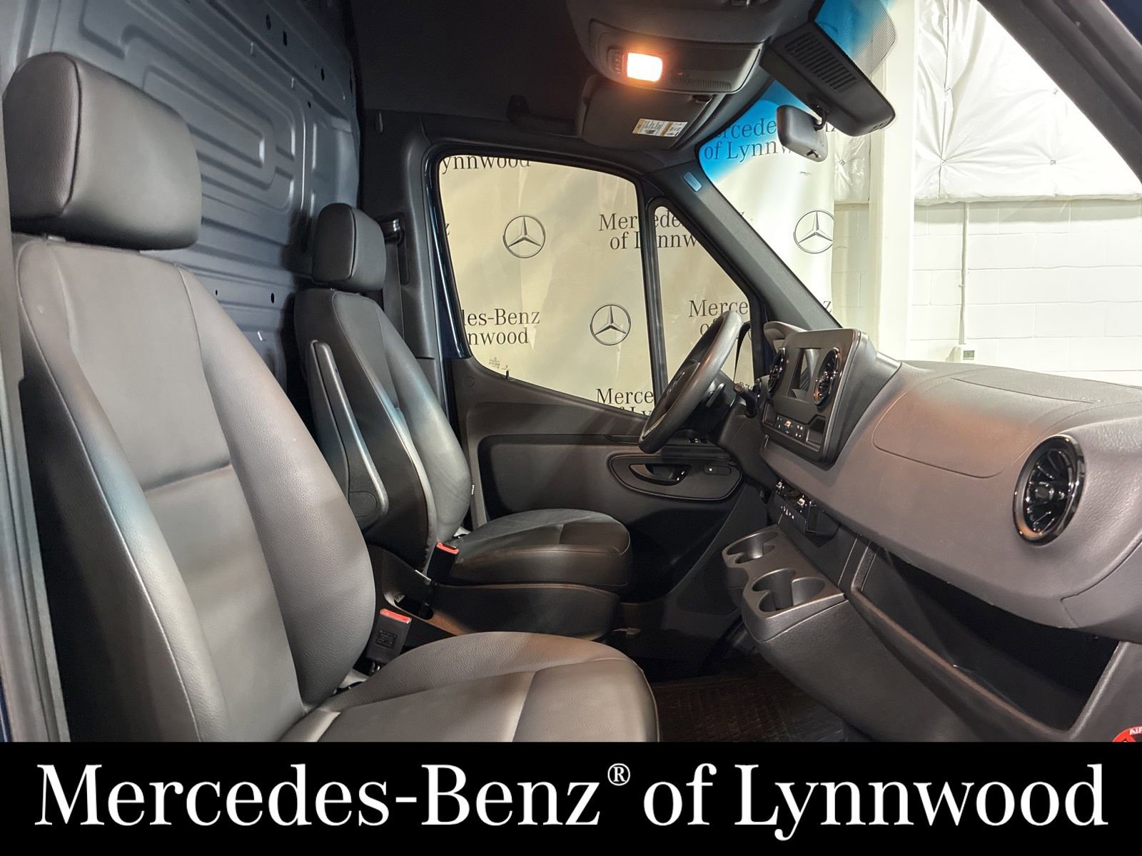 Used 2024 Mercedes-Benz Sprinter 2500 image 16