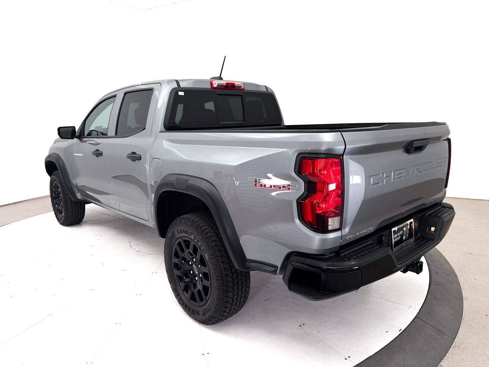 Used 2024 Chevrolet Colorado Trail Boss w/ Advanced Trailering Package AWD/4WD image 18