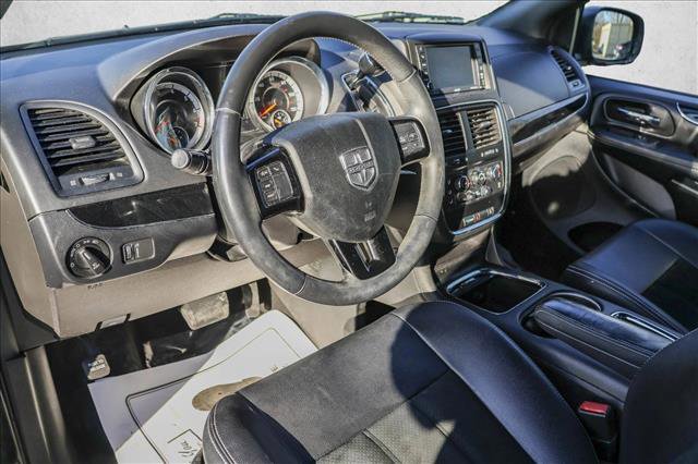 Used 2018 Dodge Grand Caravan SXT w/ Blacktop Package image 10
