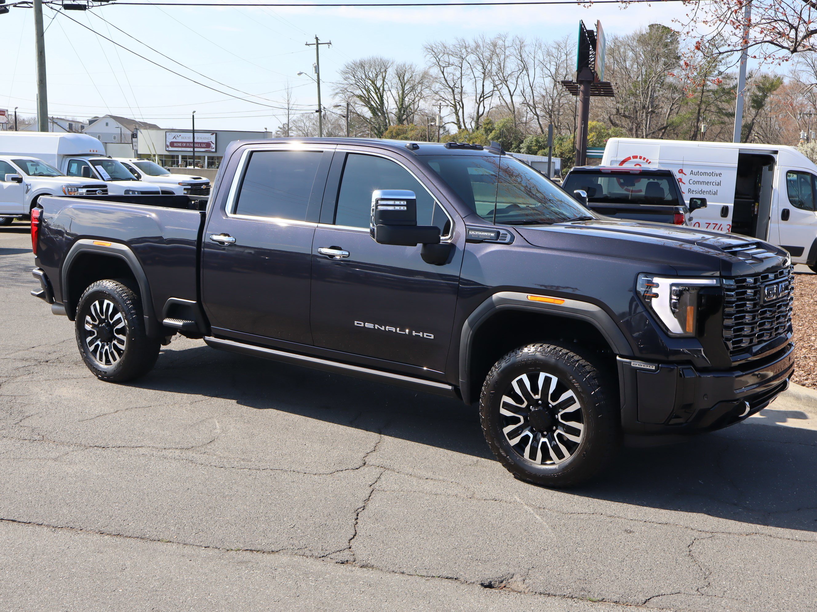 Used 2025 GMC Sierra 2500 Denali Ultimate w/ Max Trailering Package image 2