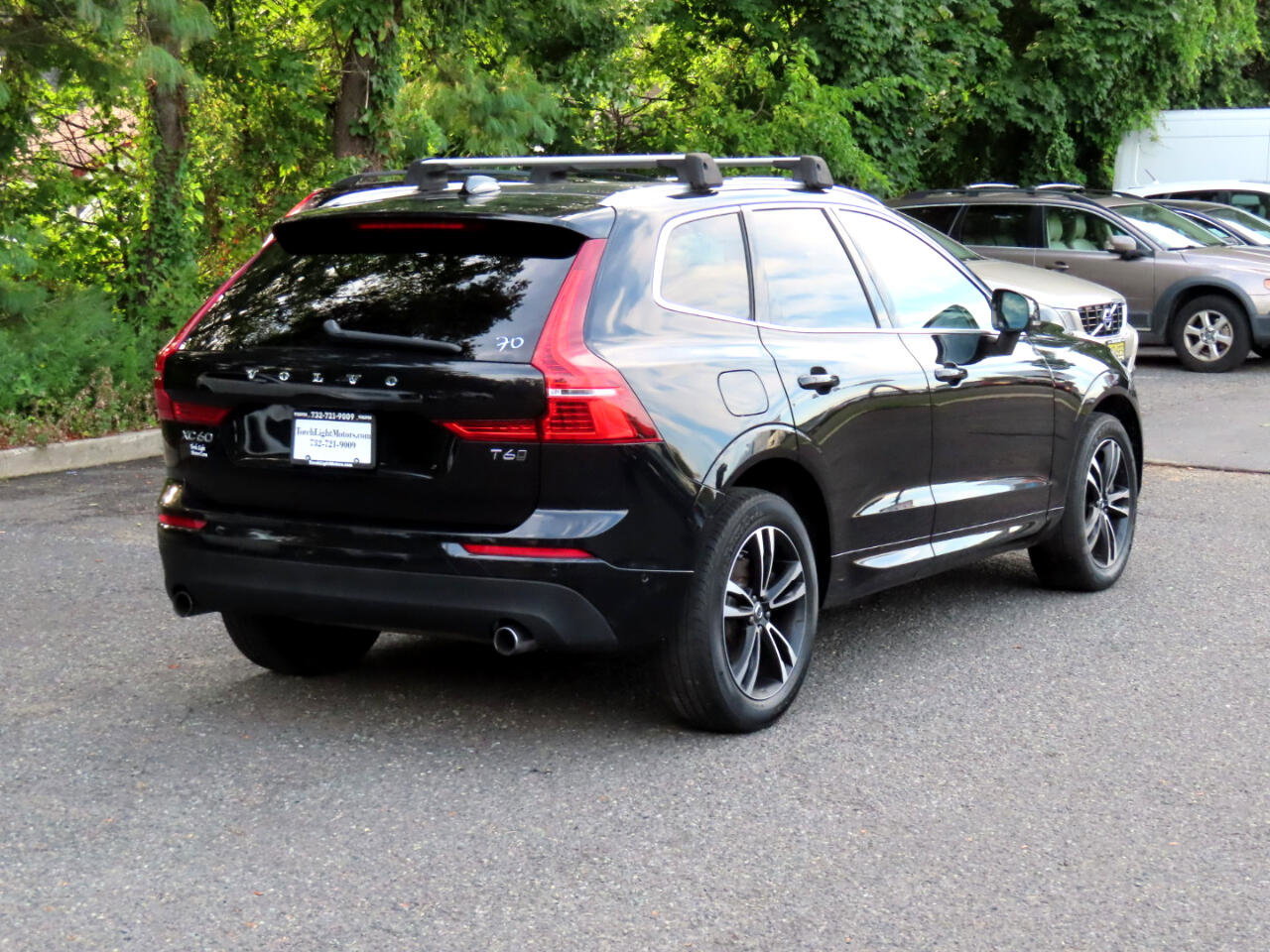 Used 2018 Volvo XC60 T6 Momentum w/ Convenience Package image 5