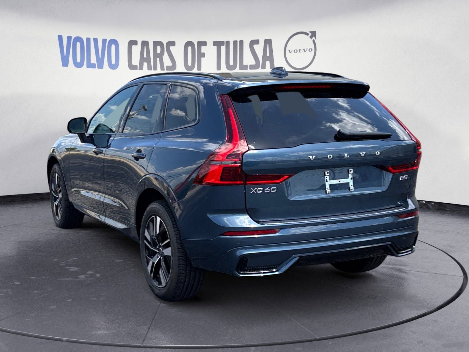 New 2026 Volvo XC60 B5 Core w/ Protection Package Premier AWD/4WD image 3