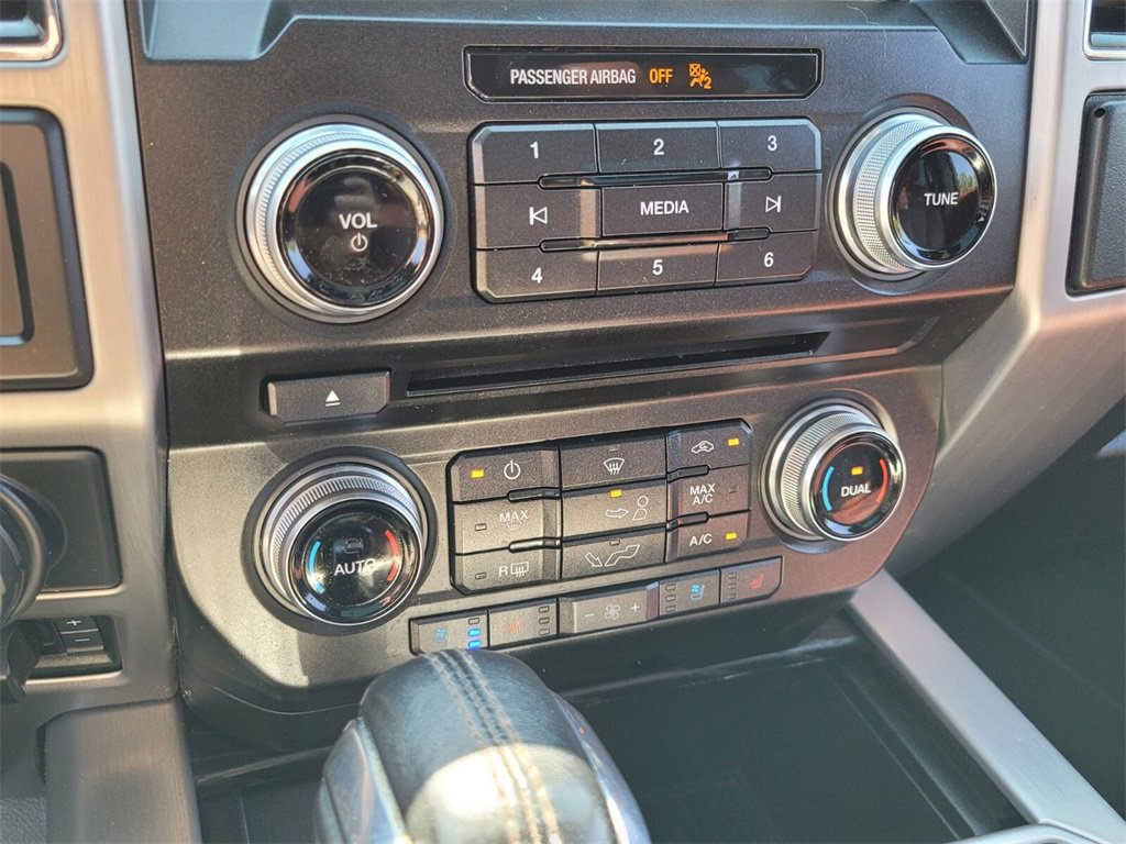 Used 2018 Ford F150 Platinum w/ Equipment Group 701A Luxury image 21