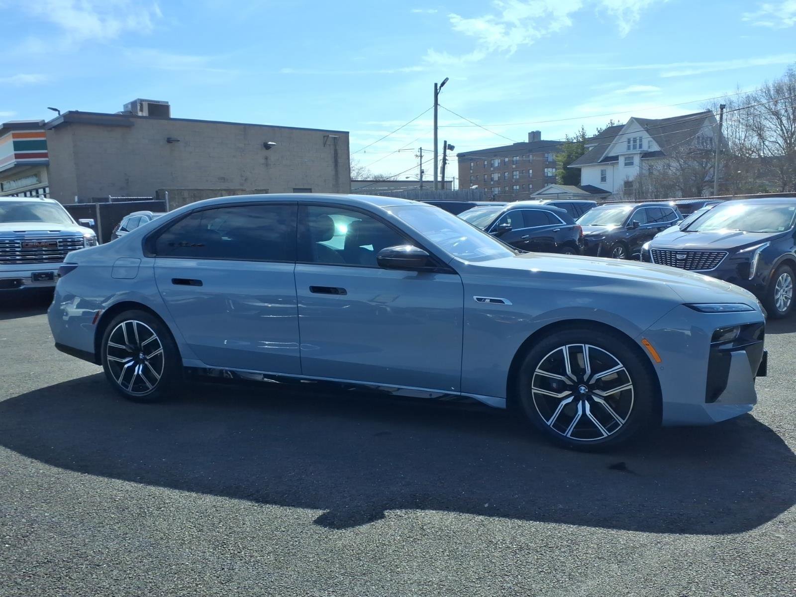 Used 2024 BMW i7 M70 w/ Executive Package image 4