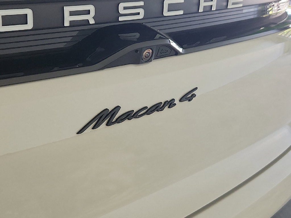 Certified 2026 Porsche Macan 4 Electric AWD/4WD image 33
