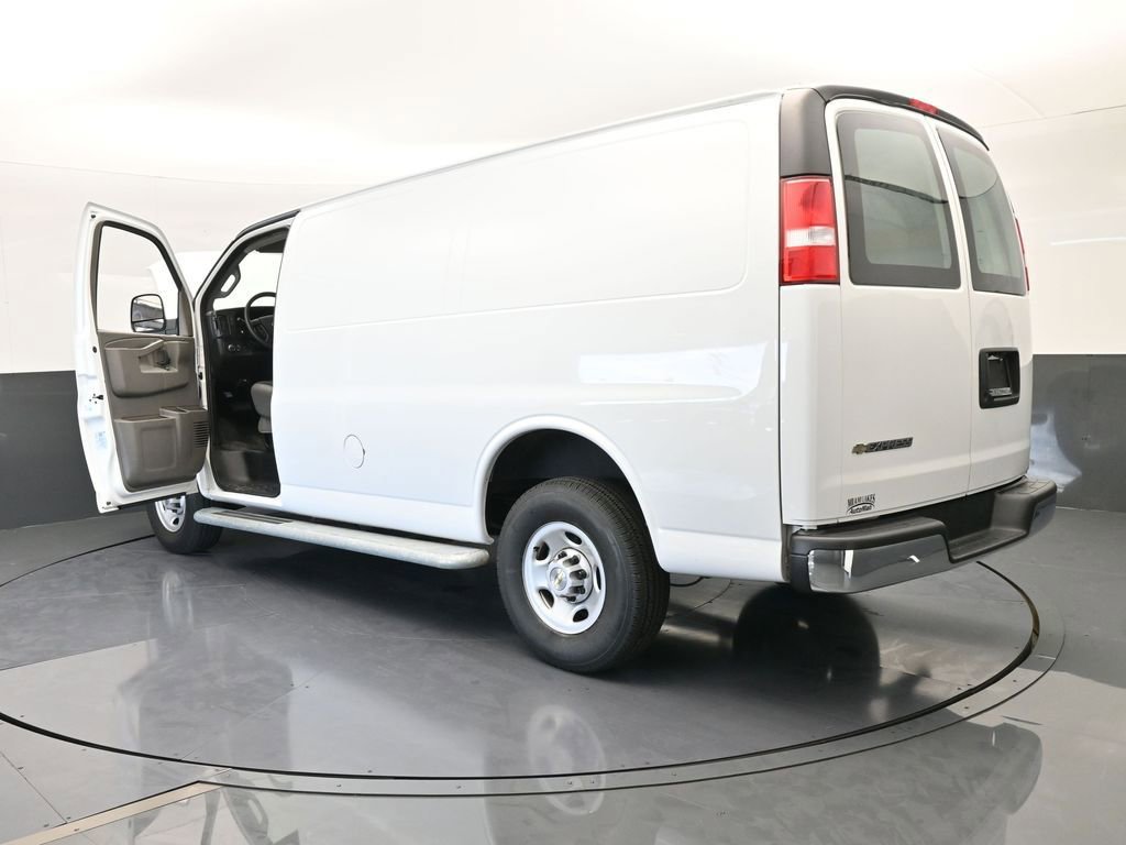 Used 2024 Chevrolet Express 2500 w/ Driver Convenience Package image 67