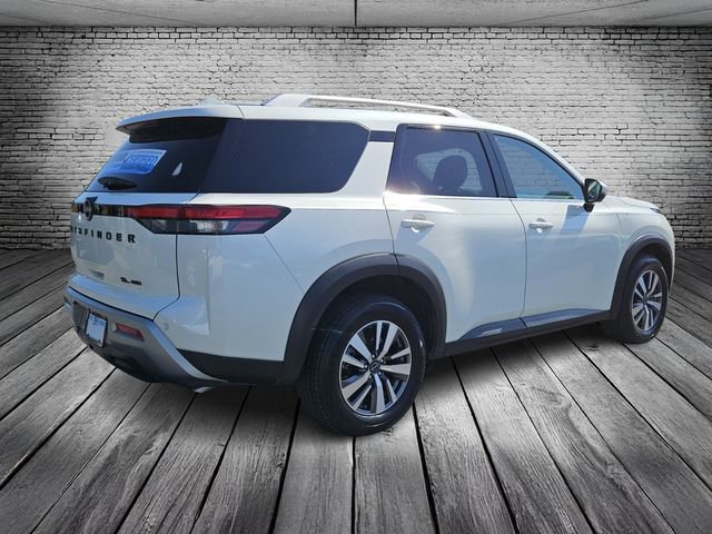 Used 2023 Nissan Pathfinder SL w/ Lighting Package (N92) image 5