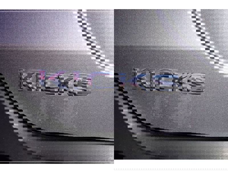 Used 2020 Nissan Kicks SV image 12