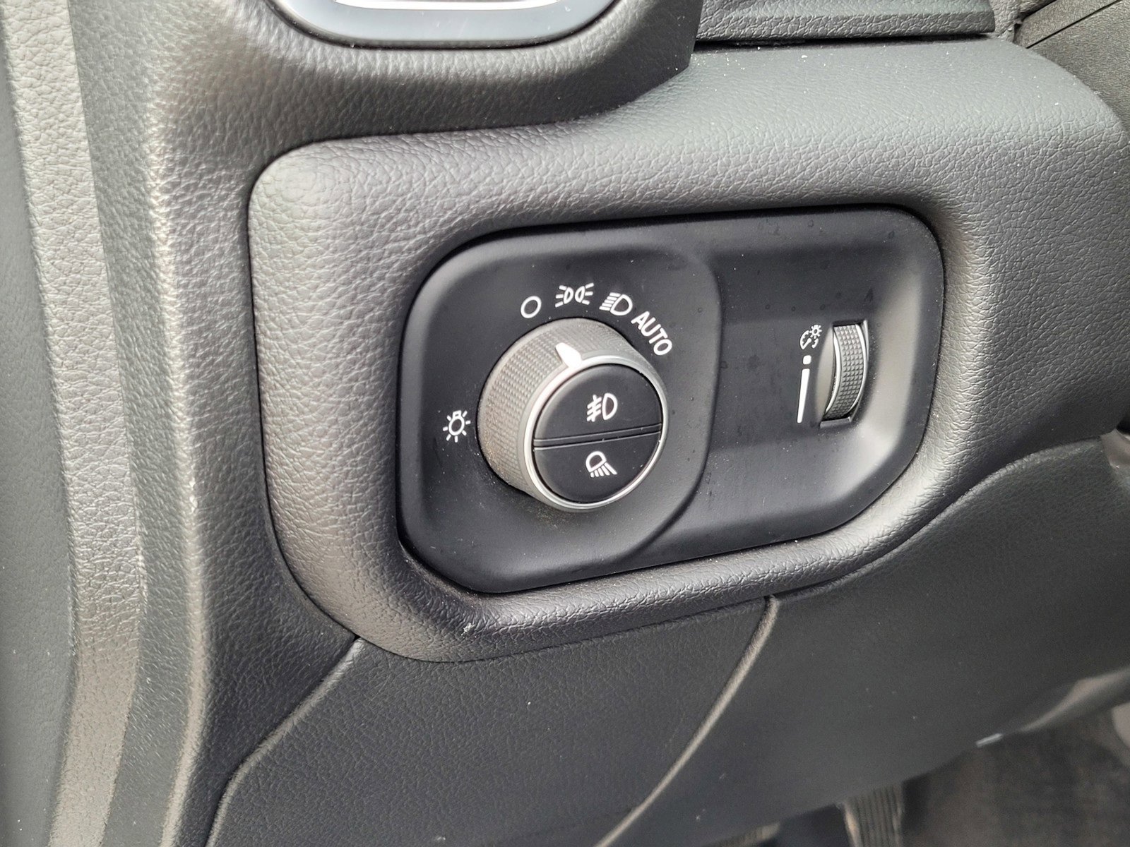 Used 2024 RAM 2500 Big Horn w/ Bed Utility Group image 18