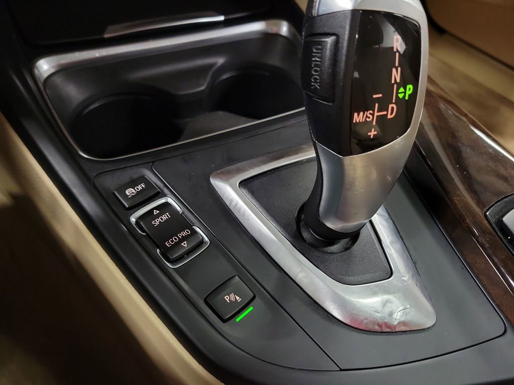 Used 2015 BMW 328i xDrive Sedan w/ Premium Package image 18