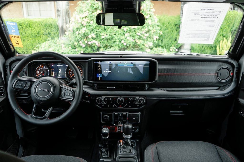 Used 2024 Jeep Gladiator Rubicon w/ Convenience Group image 26