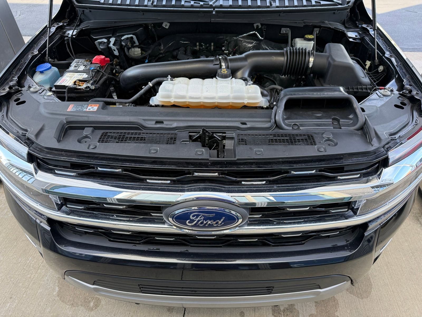 Certified 2024 Ford Expedition Limited image 37