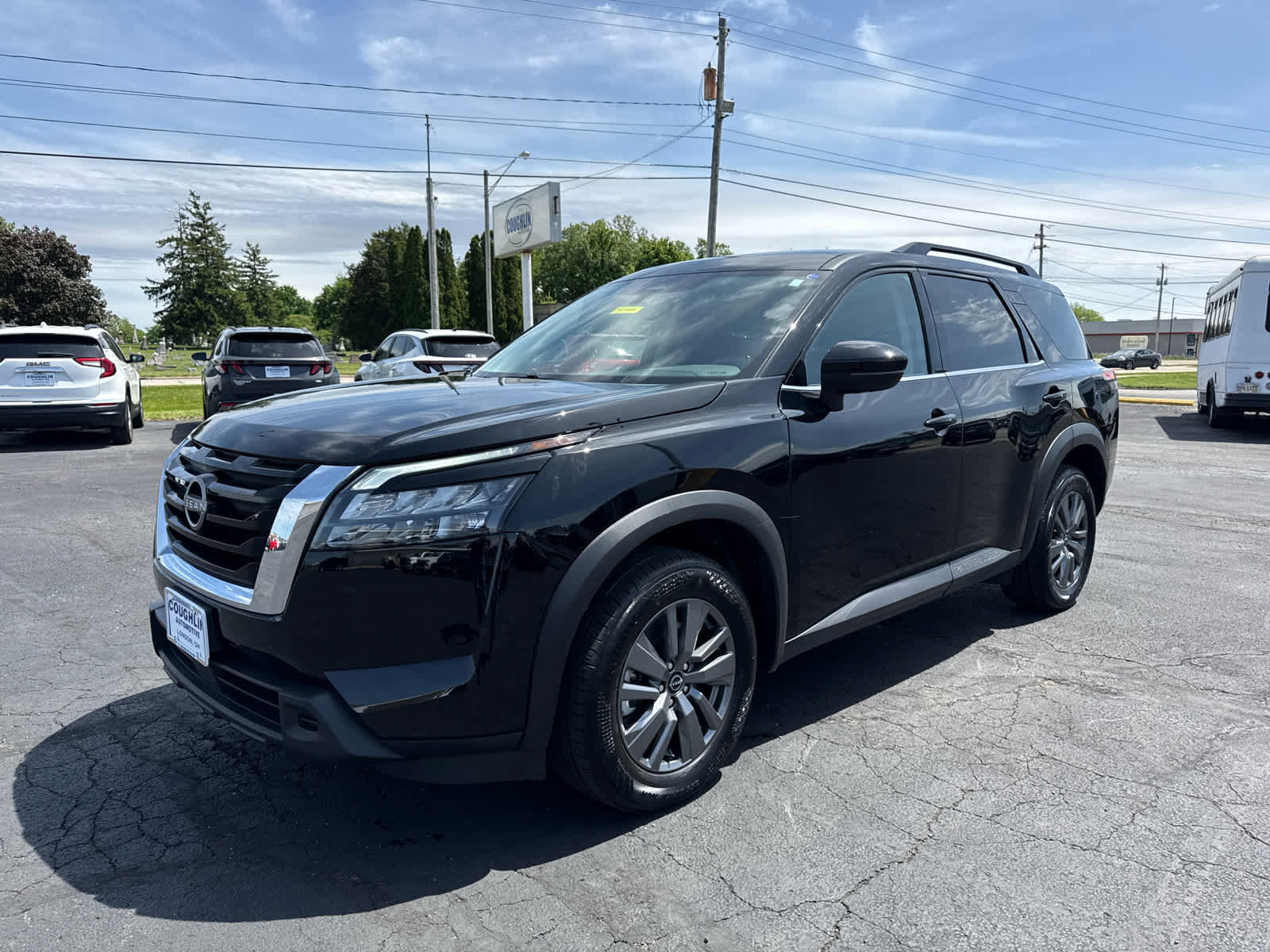 Used 2025 Nissan Pathfinder SV