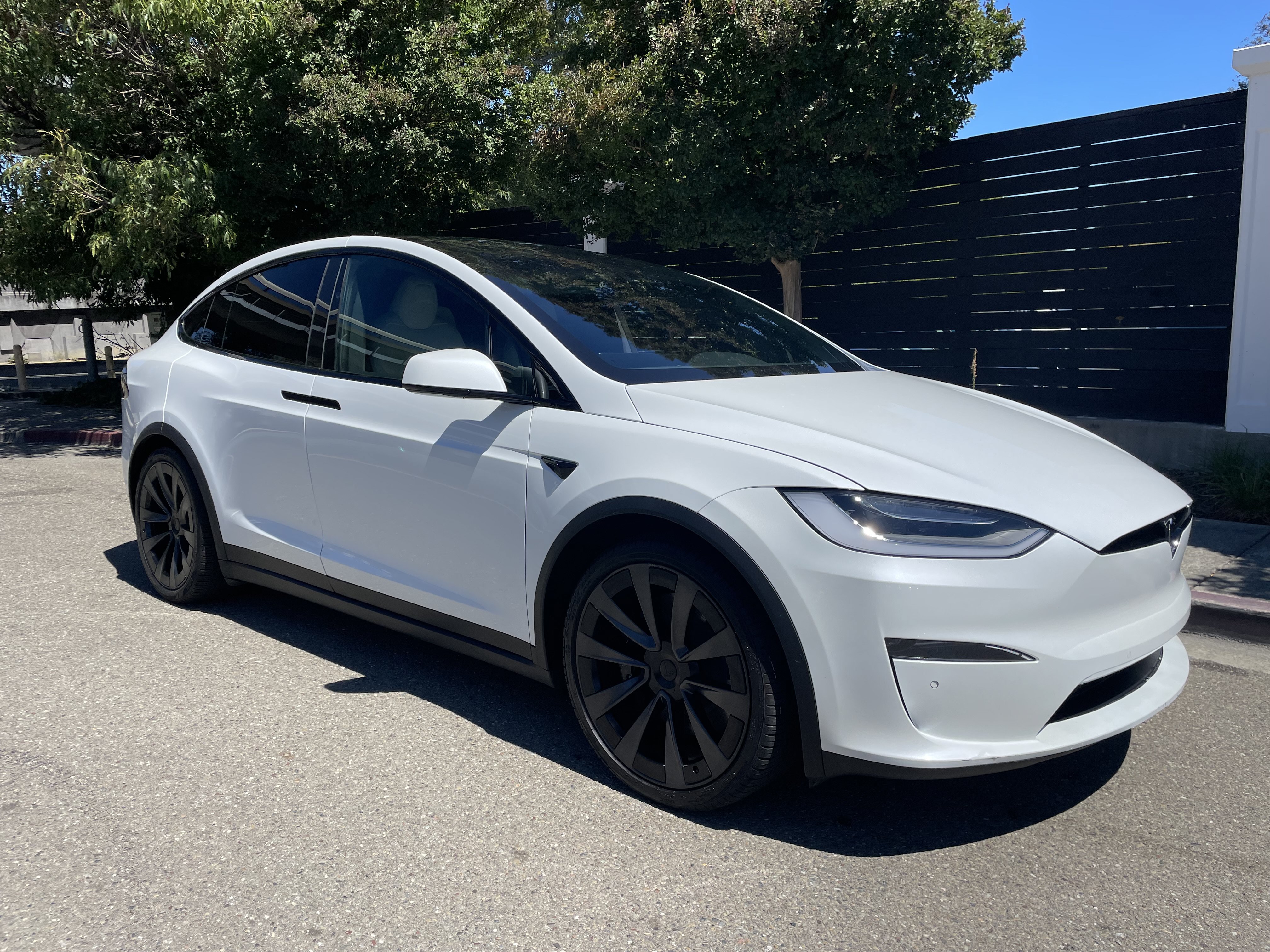 Used 2022 Tesla Model X AWD/4WD image 1