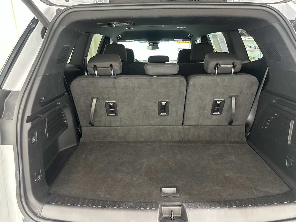 Used 2025 GMC Acadia Elevation image 20