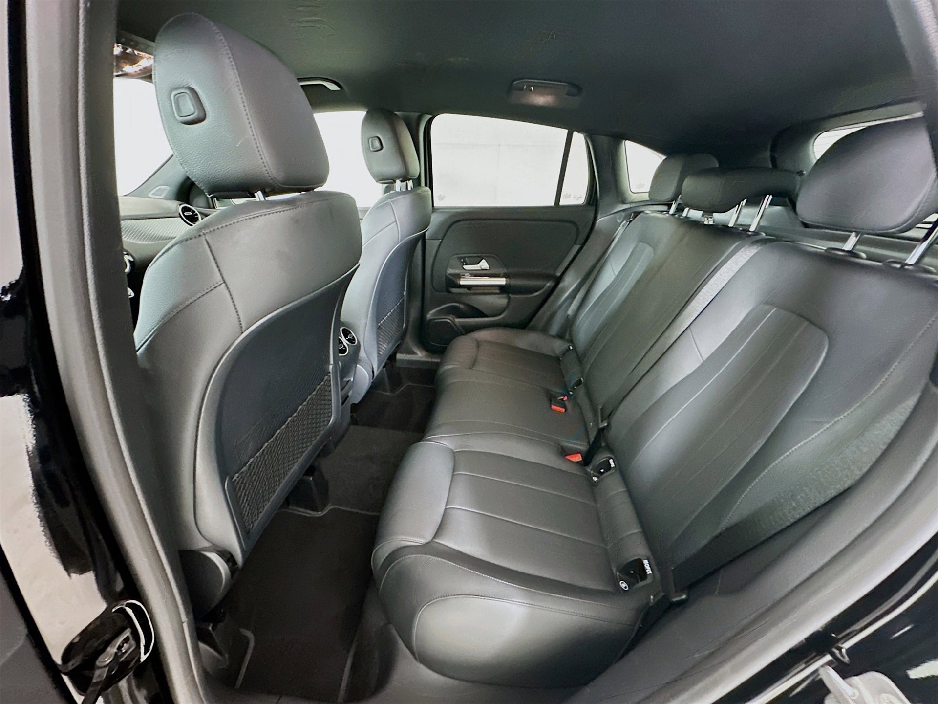 Used 2025 Mercedes-Benz GLA 250 image 23