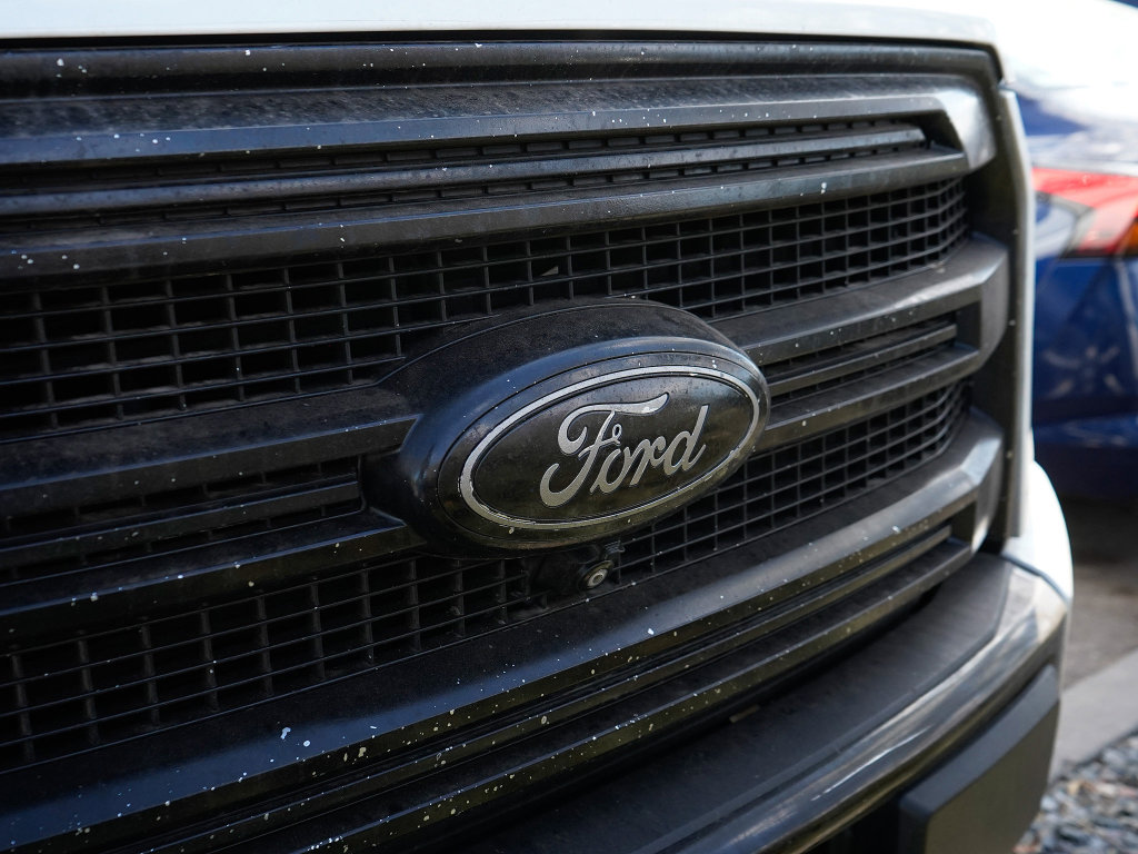 Used 2019 Ford F150 XLT w/ Trailer Tow Package image 2