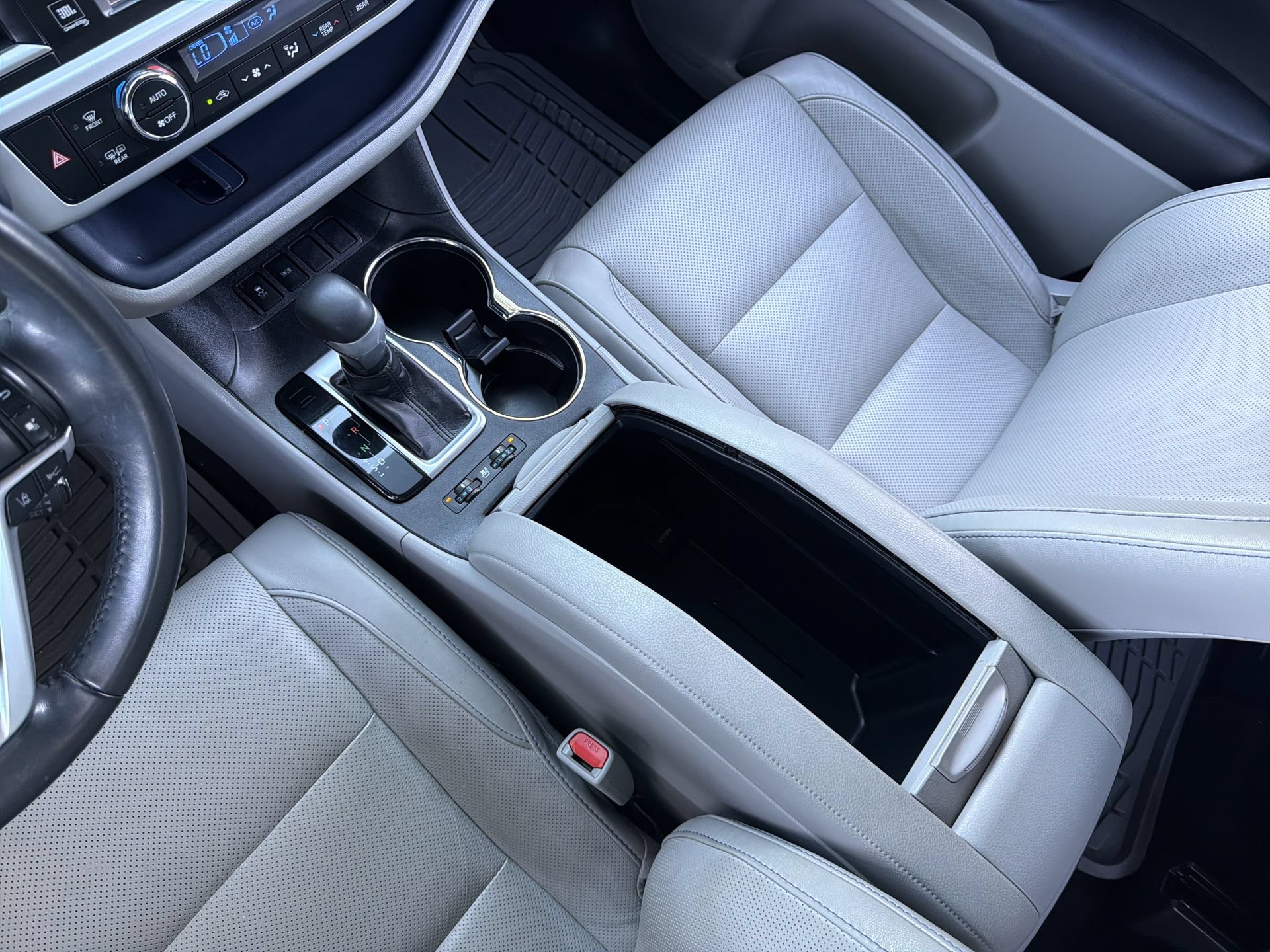 Used 2019 Toyota Highlander Limited FWD image 20