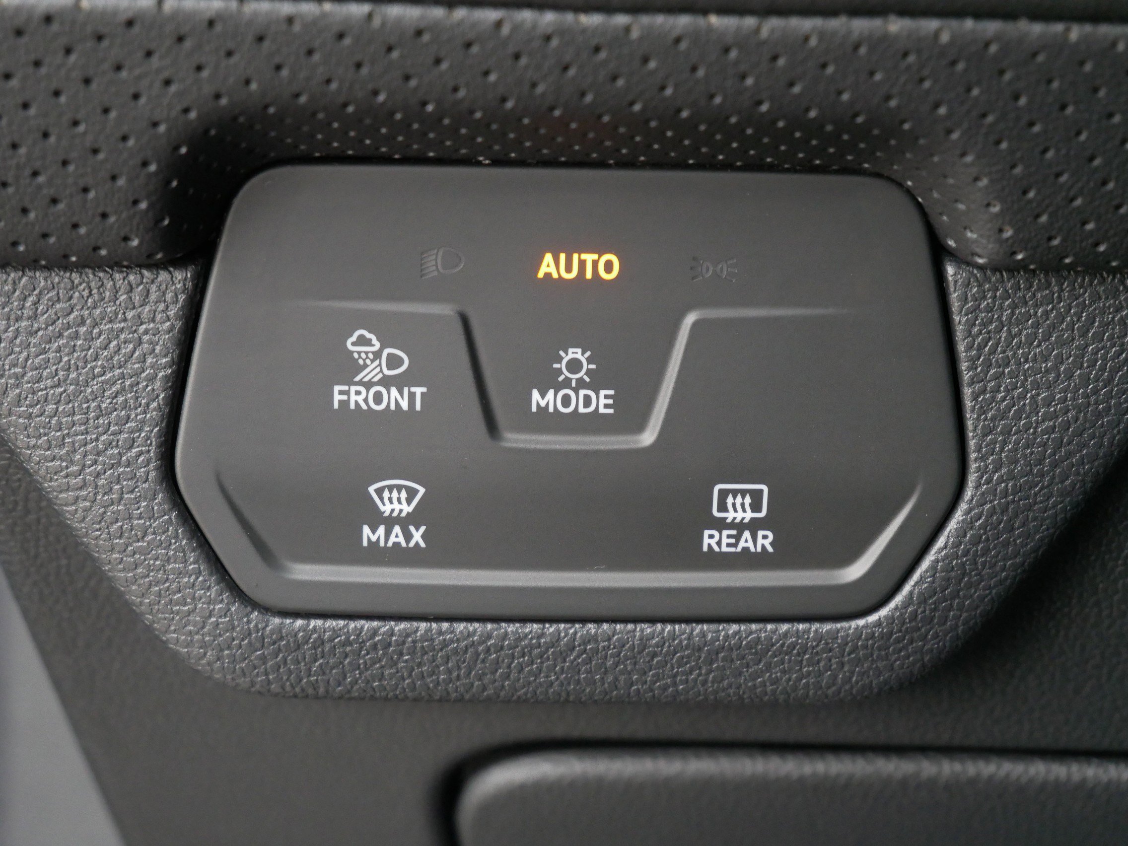 Certified 2024 Volkswagen Atlas Cross Sport SEL Premium R-Line image 26