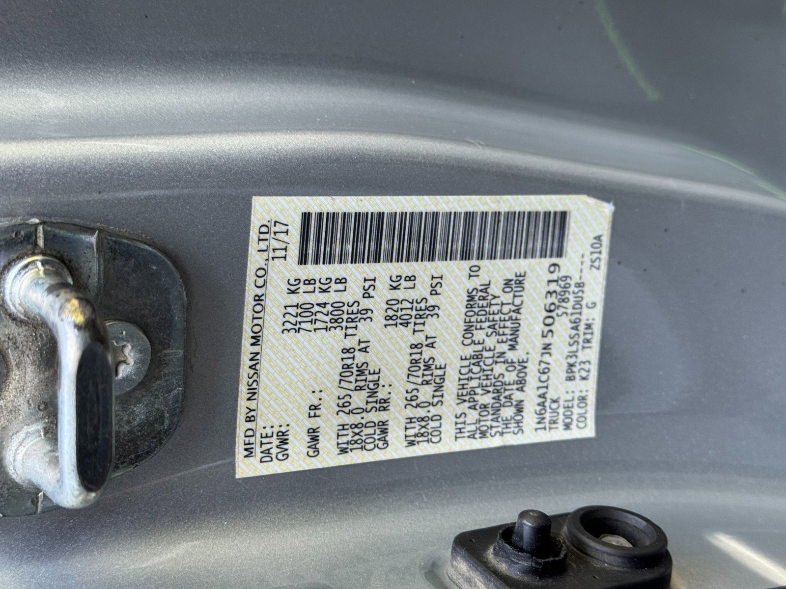 Used 2018 Nissan Titan SV w/ SV Convenience Package image 32