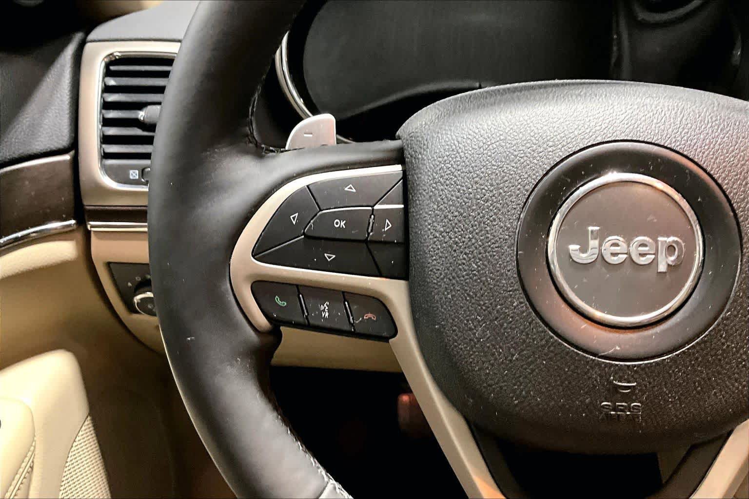 Used 2017 Jeep Grand Cherokee Limited image 23