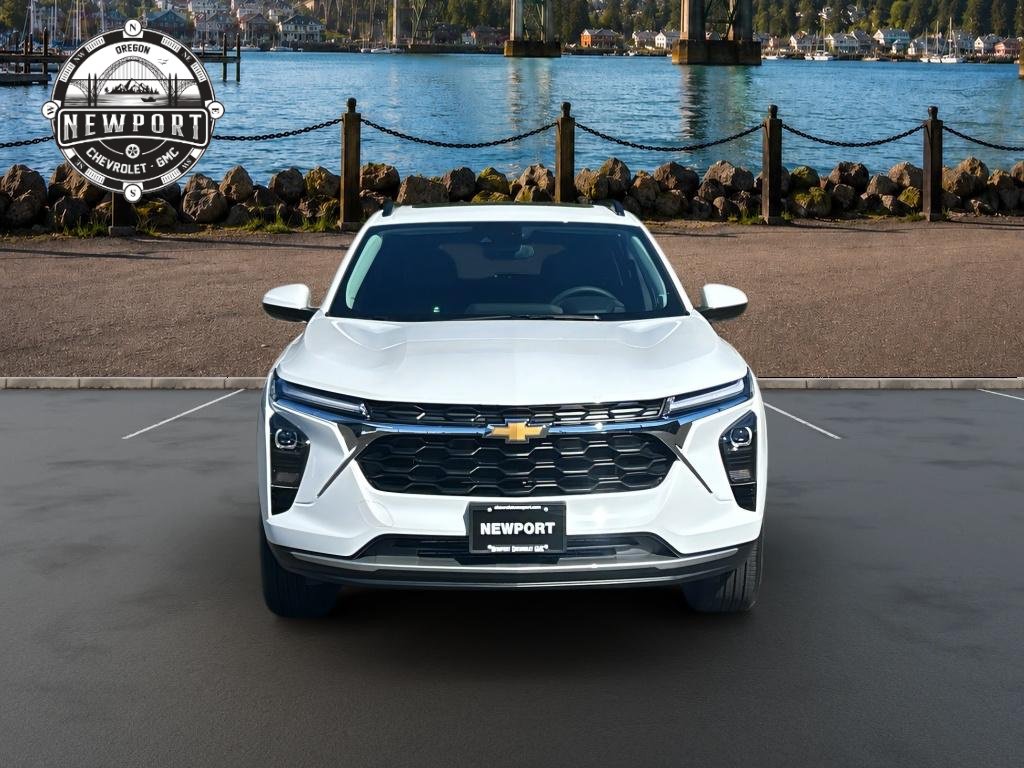 New 2026 Chevrolet Trax LT w/ Sunroof Package FWD image 2