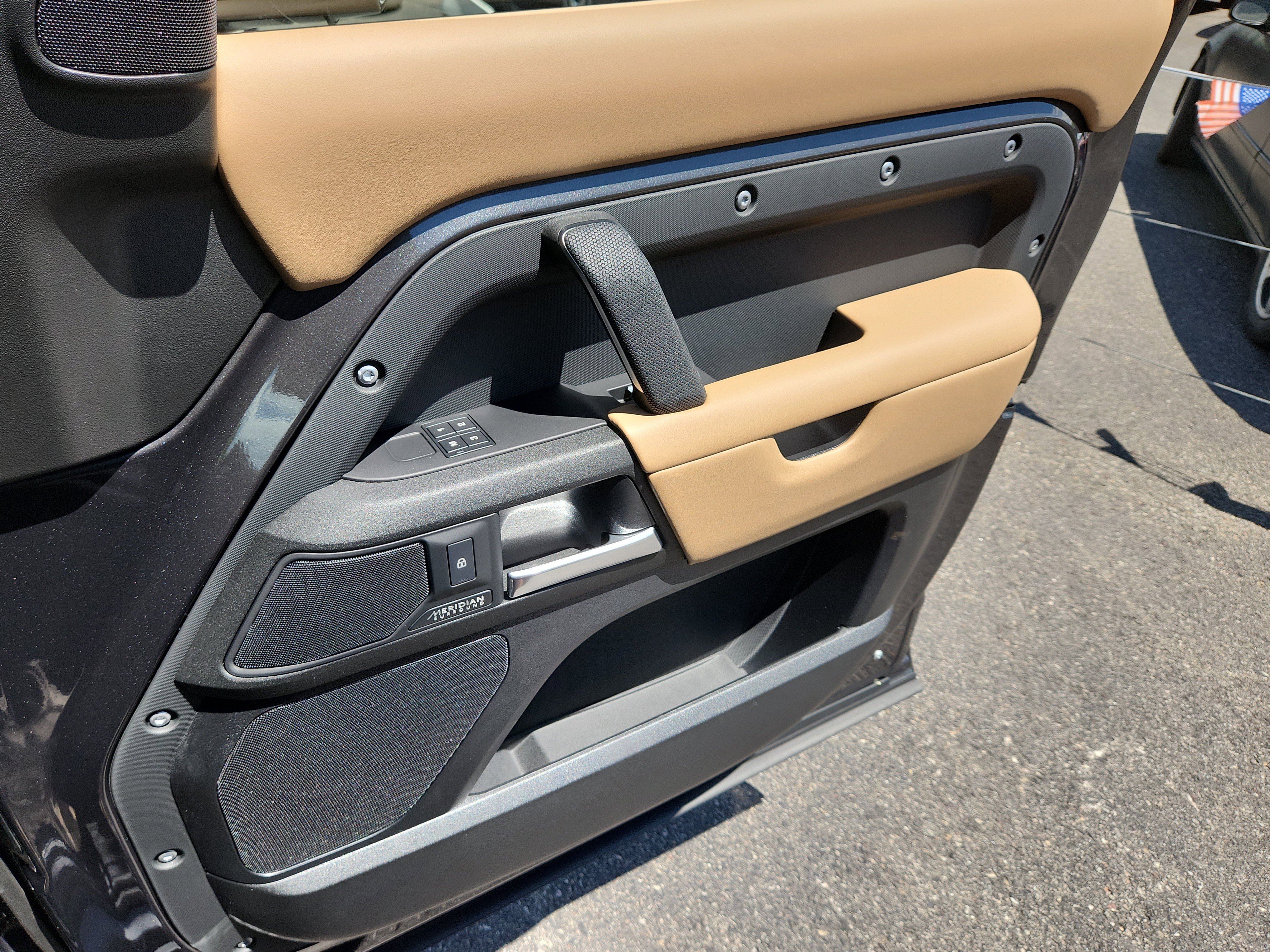 New 2025 Land Rover Defender 110 V8 image 19