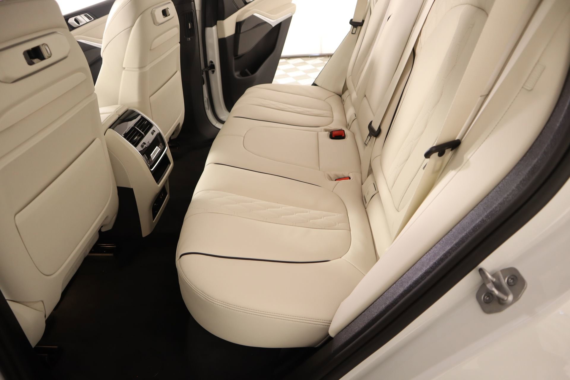 New 2026 BMW X5 xDrive40i w/ M Sport Package image 12