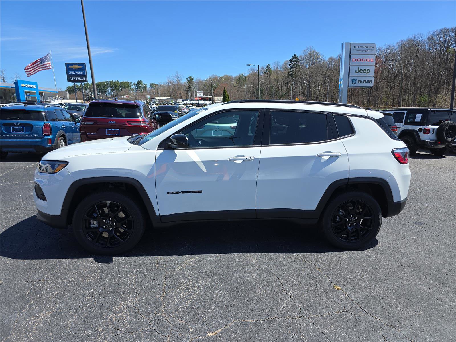New 2026 Jeep Compass Latitude image 7