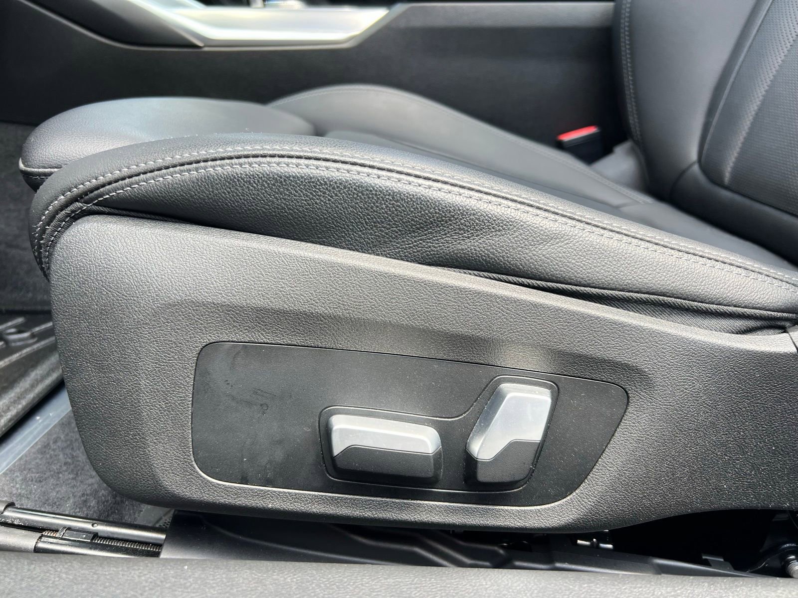 Used 2022 BMW 230i Coupe w/ Convenience Package RWD image 26