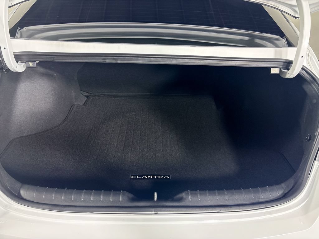 Used 2025 Hyundai Elantra Hybrid FWD image 20