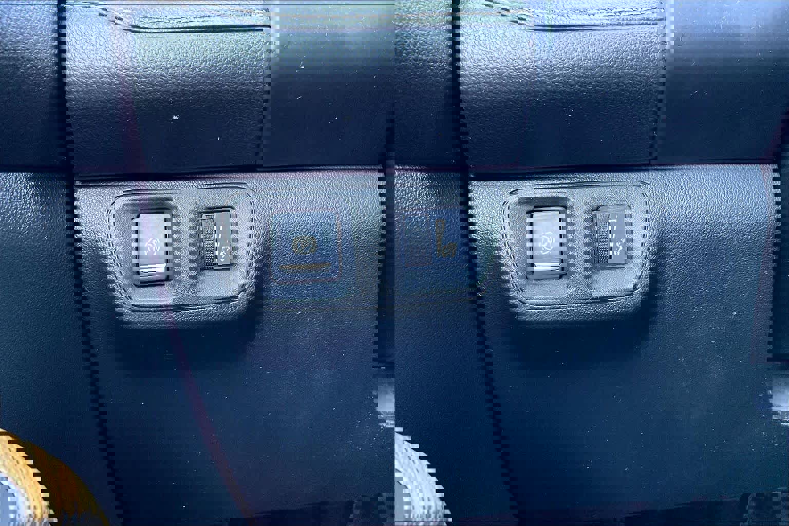 Used 2019 GMC Acadia Denali image 34