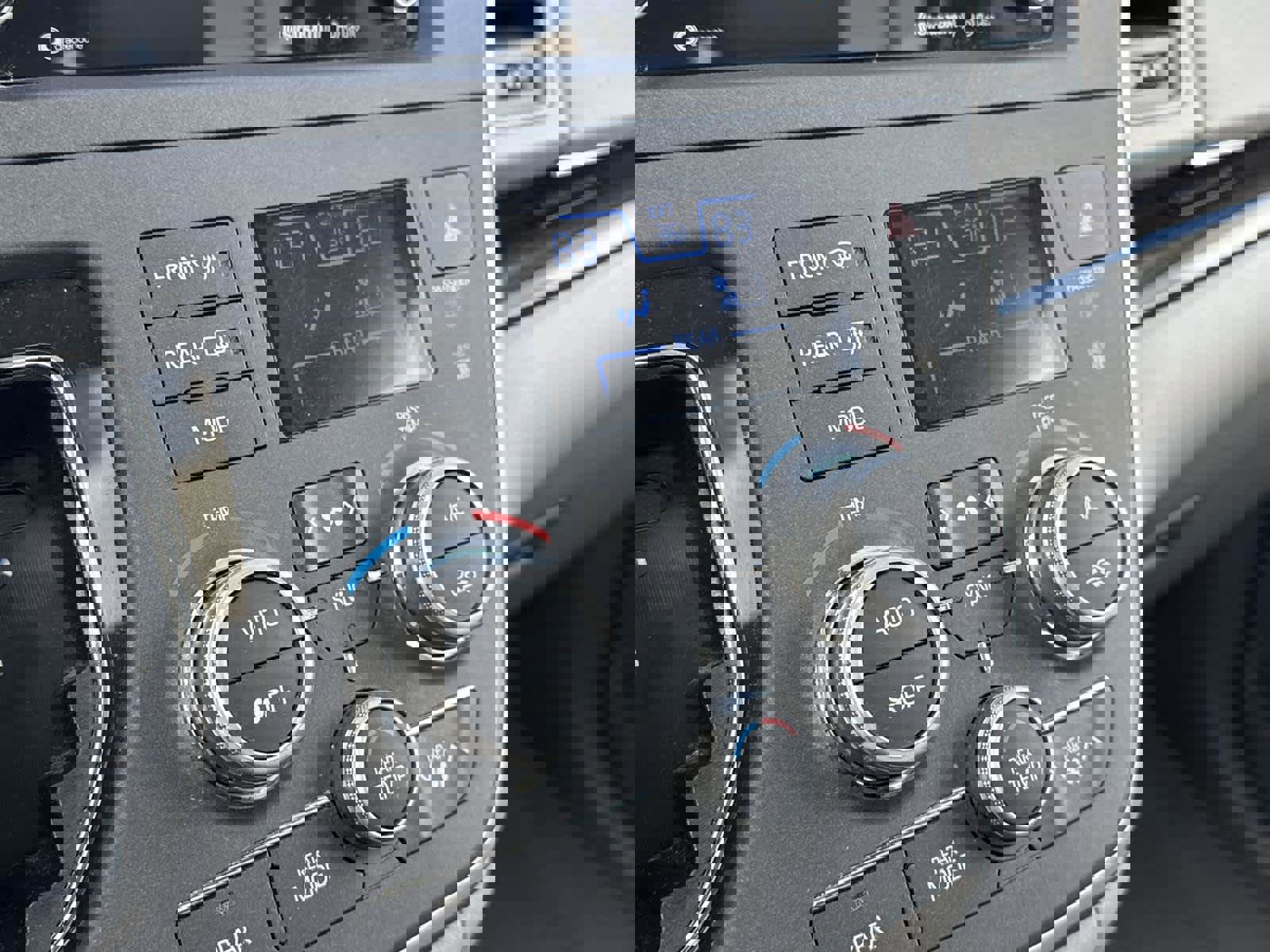 Used 2020 Toyota Sienna XLE image 32