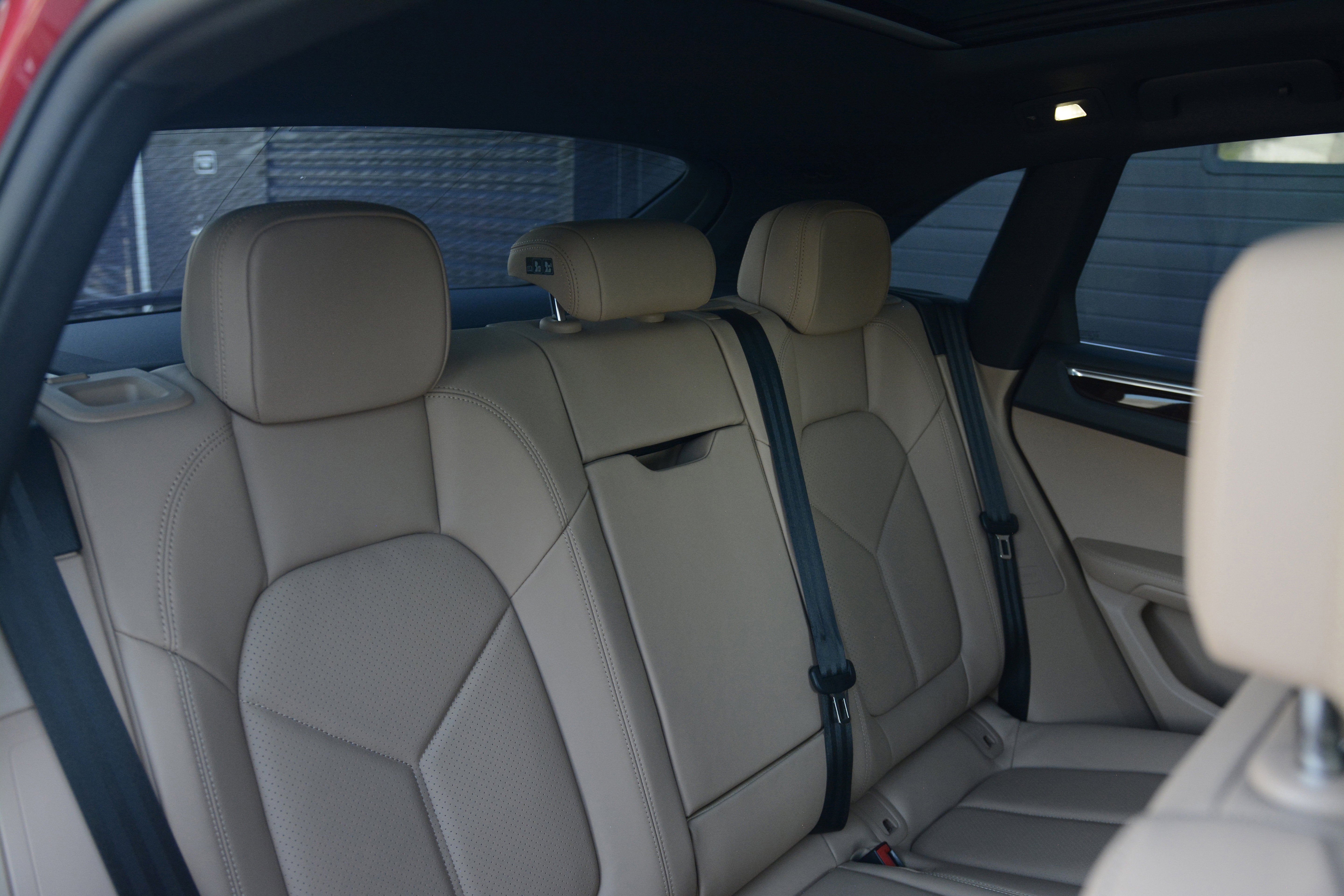 Used 2026 Porsche Macan AWD/4WD image 35