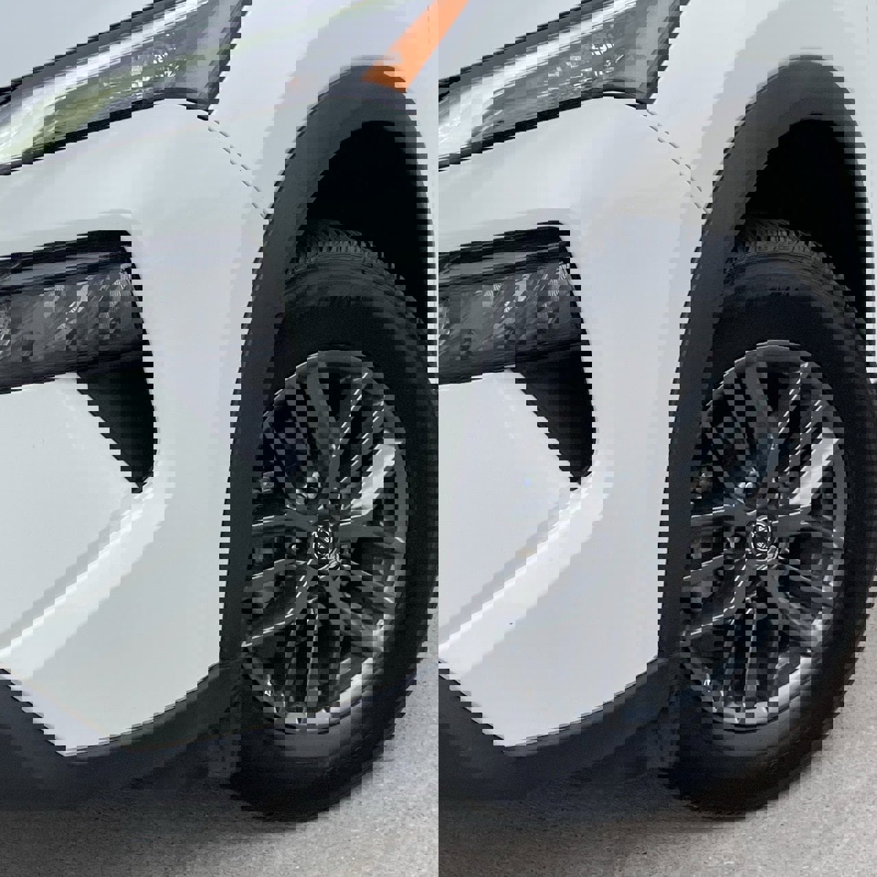 Used 2024 Nissan Rogue S image 8