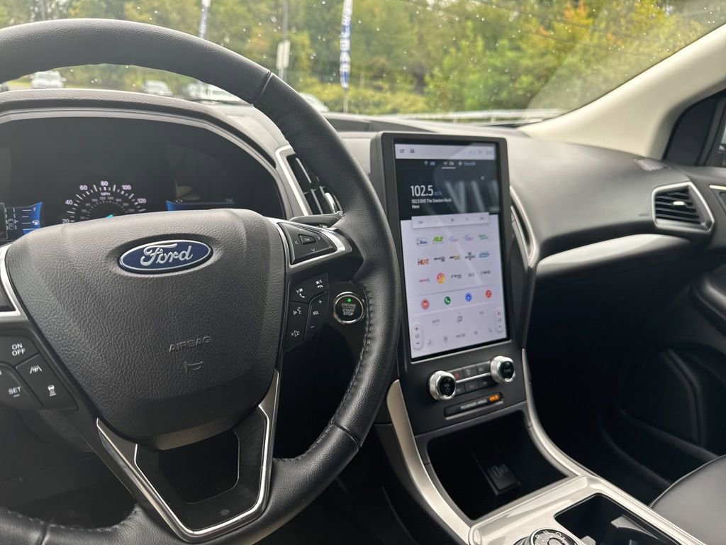 Used 2024 Ford Edge SEL image 2