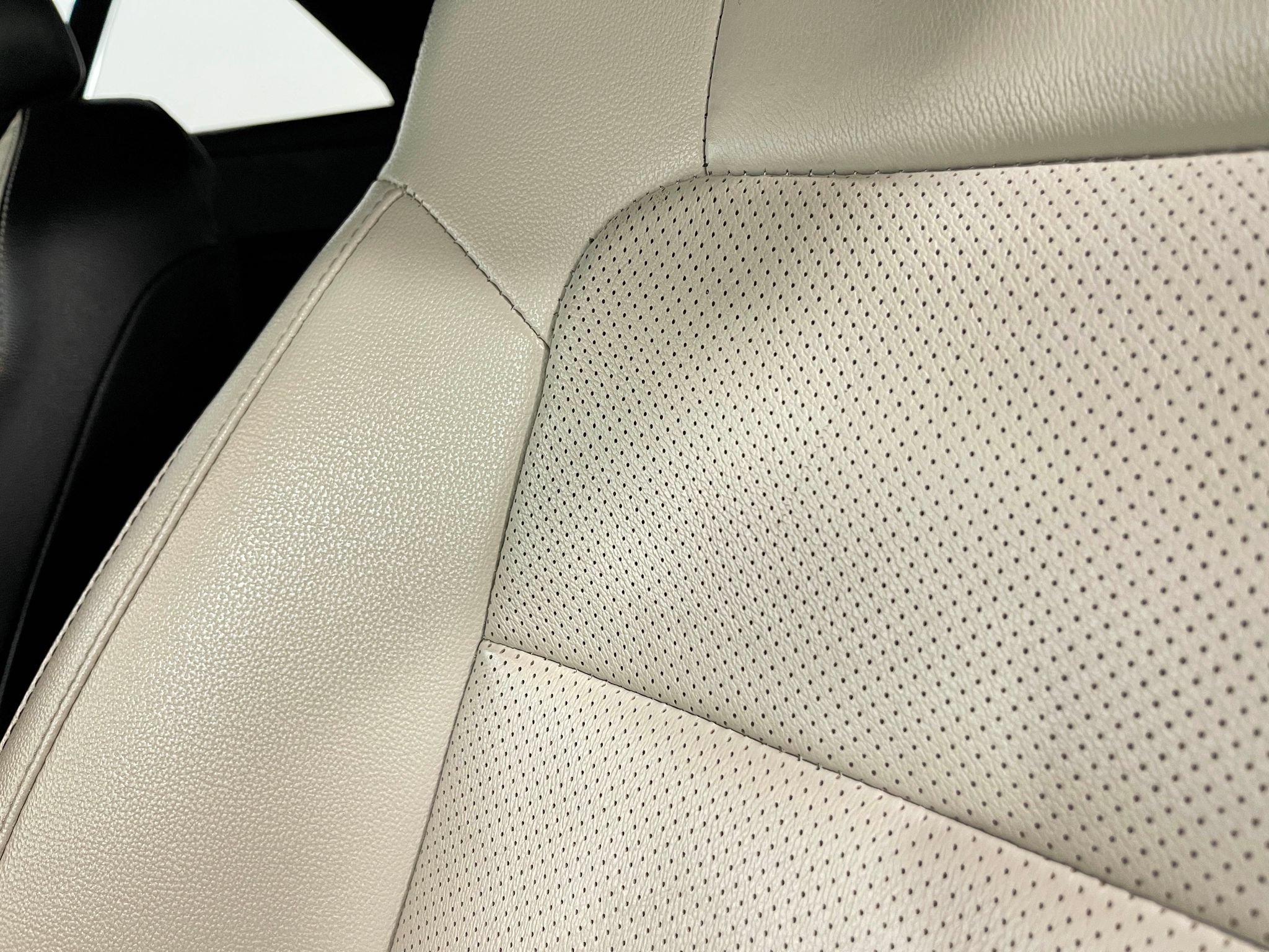 Used 2018 Ford Mustang GT Premium RWD image 17